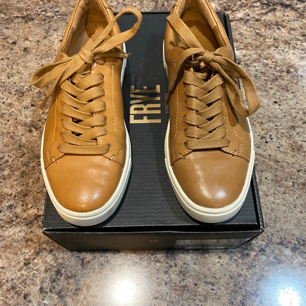 Frye Ivy Sneaker Cognac BNEW in box! Size 5.5 😻